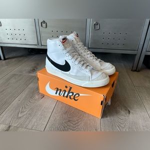 Women’s Nike Blazer Mid 77’